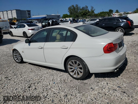 2011 BMW 3 Series 328i xDrive z VIN WBAPK5G50BNN80800, wystawiony jako Copart lot #56477515 z przebiegiem 83 973 mil mil oraz Czysty tytuł • Clean title. Historia ofert i sprzedaży dostępna na DreamBid. Obrazek 2.