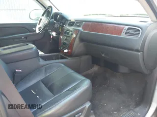 2013 Chevrolet Suburban LT с VIN 1GNSKJE7XDR103661, выставлен на аукционе IAAI как лот 42789275 с пробегом 181 234 миль миль и . История ставок и продаж доступна на DreamBid. Изображение 5.