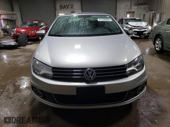2012 Volkswagen Eos Lux with VIN WVWFW7AH8CV000549, listed as a Copart auction lot 81134064 with 47,432 mi miles and Salvage Title. Bid and sale history available at DreamBid. Image 5.