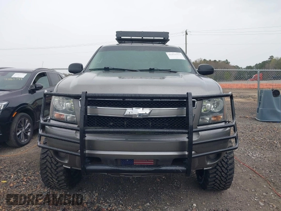 2008 Chevrolet Tahoe Special Service with VIN 1GNFK03058R252177, listed as a IAAI auction lot 41859933 with 176,574 mi miles. Bid and sale history available at carsss.com. Image 12.