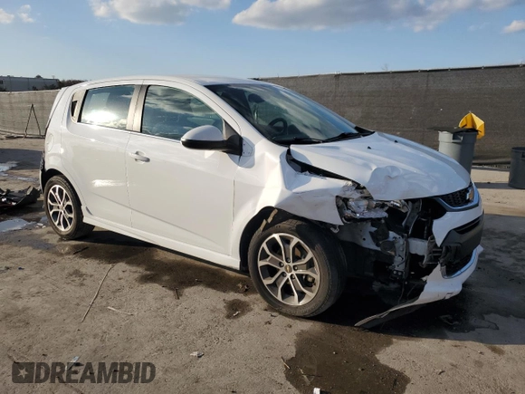 2017 Chevrolet Sonic LT z VIN 1G1JD6SH7H4151378, wystawiony jako Copart lot #44698955 z przebiegiem 174 188 mil mil oraz Szkoda całkowita • Salvage title. Historia ofert i sprzedaży dostępna na DreamBid. Obrazek 4.