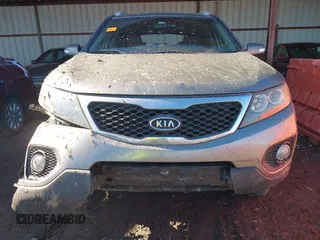 2013 Kia Sorento LX with VIN 5XYKT3A63DG399653, listed as a IAAI auction lot 41323730 with 194,001 mi miles. Bid and sale history available at carsss.com. Image 13.
