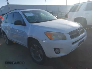 2011 Toyota RAV4 Sport z VIN JTMWF4DVXB5039609, wystawiony jako IAAI lot #42597512 z przebiegiem 202 719 mil mil oraz . Historia ofert i sprzedaży dostępna na DreamBid. Obrazek 1.