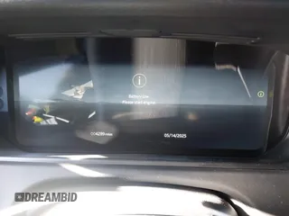 2025 Land Rover Range Rover Velar S с VIN SALYJ2EX5SA392822, выставлен на аукционе IAAI как лот 42259634 с пробегом 4 289 миль миль и . История ставок и продаж доступна на DreamBid. Изображение 7.