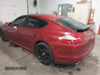 2011 Porsche Panamera с VIN WP0AA2A70BL020775, выставлен на аукционе IAAI как лот 42310608 с пробегом 101 802 миль миль и . История ставок и продаж доступна на DreamBid. Изображение 3.