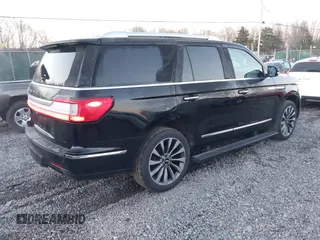 2018 Lincoln Navigator Select z VIN 5LMJJ2JT9JEL05516, wystawiony jako IAAI lot #41801291 z przebiegiem 100 487 mil mil oraz . Historia ofert i sprzedaży dostępna na DreamBid. Obrazek 4.