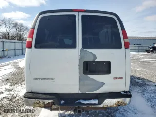 2004 GMC Savana Passenger with VIN 1GJHG39U641221276, listed as a Copart auction lot 45674535 with 278,653 mi miles and Salvage Title. Bid and sale history available at carsss.com. Image 6.