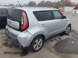 2016 Kia Soul with VIN KNDJN2A22G7834869, listed as a IAAI auction lot 41052392 with 100,551 mi miles. Bid and sale history available at carsss.com. Image 4.