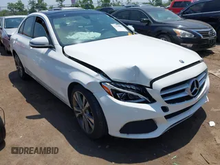 2018 Mercedes-Benz C 300 z VIN WDDWF4JB1JR420773, wystawiony jako IAAI lot #42381686 z przebiegiem Nie podano mil oraz . Historia ofert i sprzedaży dostępna na DreamBid. Obrazek 1.