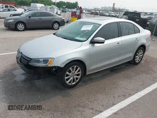 2013 Volkswagen Jetta SE z VIN 3VWDP7AJ0DM365243, wystawiony jako IAAI lot #42400011 z przebiegiem 191 746 mil mil oraz . Historia ofert i sprzedaży dostępna na DreamBid. Obrazek 2.