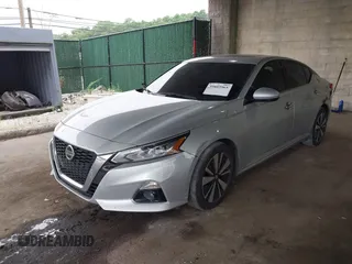 2020 Nissan Altima 2.5 SL with VIN 1N4BL4EV2LC151670, listed as a IAAI auction lot 39803965 with 98,462 mi miles. Bid and sale history available at carsss.com. Image 17.