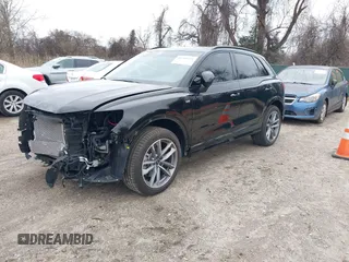 2024 Audi Q3 S line Premium Plus z VIN WA1EECF33R1086173, wystawiony jako IAAI lot #41741276 z przebiegiem 8987 mil mil oraz . Historia ofert i sprzedaży dostępna na DreamBid. Obrazek 2.