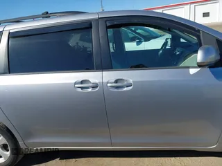2012 Toyota Sienna LE AAS with VIN 5TDKK3DC5CS269377, listed as a IAAI auction lot 41828866 with 1 mi miles. Bid and sale history available at carsss.com. Image 13.