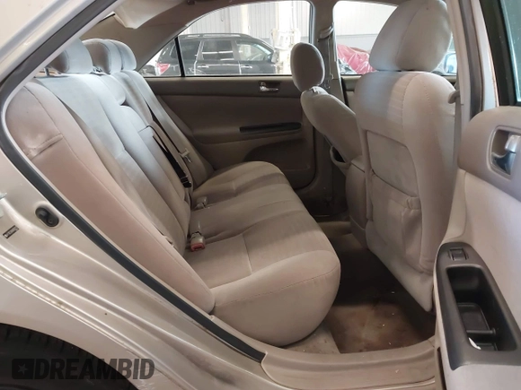 2006 Toyota Camry STD z VIN 4T1BE32K66U659112, wystawiony jako IAAI lot #42083932 z przebiegiem 217 645 mil mil oraz . Historia ofert i sprzedaży dostępna na DreamBid. Obrazek 8.