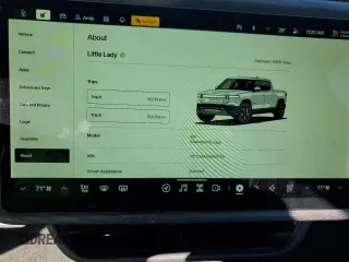 2023 Rivian R1T Adventure z VIN 7FCTGAAA5PN017311, wystawiony jako Copart lot #42523755 z przebiegiem 35 039 mil mil oraz Szkody całkowita. Historia ofert i sprzedaży dostępna na DreamBid. Obrazek 9.