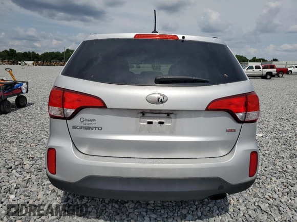 2015 Kia Sorento LX with VIN 5XYKT3A65FG555890, listed as a Copart auction lot 56026125 with 102,034 mi miles and Clean Title. Bid and sale history available at DreamBid. Image 6.