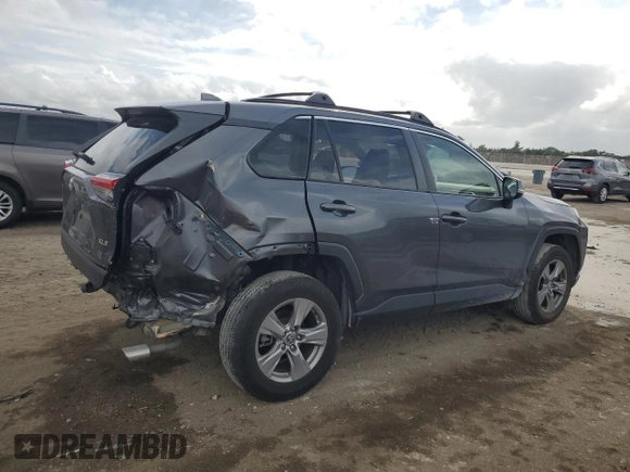 2022 Toyota RAV4 XLE with VIN JTMW1RFV6ND089457, listed as a Copart auction lot 47178465 with 43,850 mi miles and Salvage Title. Bid and sale history available at carsss.com. Image 3.