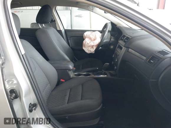 2010 Ford Fusion SE with VIN 3FAHP0HG3AR285574, listed as a IAAI auction lot 41830719 with 155,184 mi miles. Bid and sale history available at carsss.com. Image 5.
