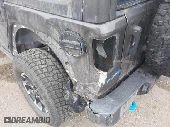 2024 Jeep Wrangler Rubicon z VIN 1C4RJXR67RW276710, wystawiony jako IAAI lot #42047318 z przebiegiem 35 857 mil mil oraz . Historia ofert i sprzedaży dostępna na DreamBid. Obrazek 6.