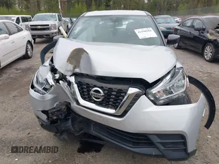 2020 Nissan Kicks S z VIN 3N1CP5BV9LL563069, wystawiony jako IAAI lot #42190584 z przebiegiem 49 080 mil mil oraz . Historia ofert i sprzedaży dostępna na DreamBid. Obrazek 13.