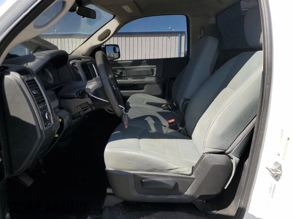 2016 Ram 1500 Express z VIN 3C6JR6AG7GG278061, wystawiony jako Copart lot #49131305 z przebiegiem Nie podano mil oraz Szkoda całkowita • Salvage title. Historia ofert i sprzedaży dostępna na DreamBid. Obrazek 7.