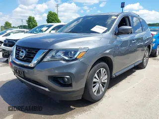 2020 Nissan Pathfinder SL z VIN 5N1DR2CM1LC613034, wystawiony jako IAAI lot #42153656 z przebiegiem 169 223 mil mil oraz . Historia ofert i sprzedaży dostępna na DreamBid. Obrazek 2.