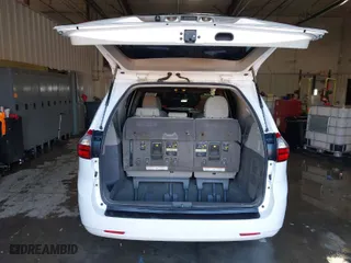 2015 Toyota Sienna L with VIN 5TDZK3DC3FS617518, listed as a IAAI auction lot 41566048 with 188,494 mi miles. Bid and sale history available at carsss.com. Image 12.