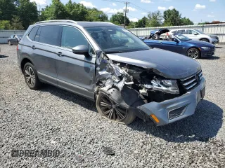2018 Volkswagen Tiguan SEL z VIN 3VV2B7AX5JM065899, wystawiony jako Copart lot #65825635 z przebiegiem 115 677 mil mil oraz Szkoda całkowita • Salvage title. Historia ofert i sprzedaży dostępna na DreamBid. Obrazek 4.