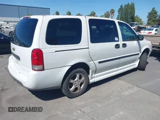 2008 Chevrolet Uplander LS Fleet z VIN 1GBDV13W18D140379, wystawiony jako IAAI lot #42246118 z przebiegiem 108 897 mil mil oraz . Historia ofert i sprzedaży dostępna na DreamBid. Obrazek 4.