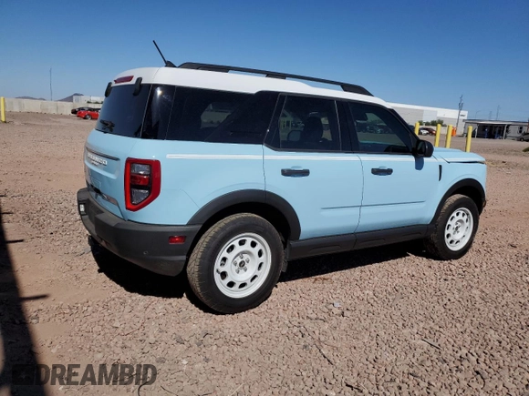 2024 Ford Bronco Sport Heritage z VIN 3FMCR9G69RRE30930, wystawiony jako Copart lot #53363355 z przebiegiem 11 617 mil mil oraz Szkoda całkowita • Salvage title. Historia ofert i sprzedaży dostępna na DreamBid. Obrazek 3.