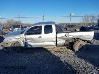 2006 Toyota Tacoma with VIN 5TEUU42N76Z213509, listed as a IAAI auction lot 41520977 with 186,804 mi miles. Bid and sale history available at carsss.com. Image 14.