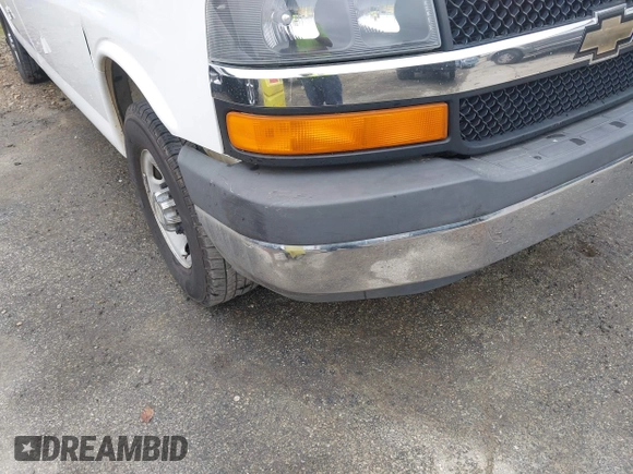 2015 Chevrolet Express Passenger LT with VIN 1GAZG1FG5F1205323, listed as a IAAI auction lot 41917128 with 194,773 mi miles and . Bid and sale history available at DreamBid. Image 6.