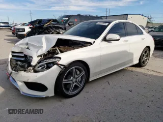 2015 Mercedes-Benz C 300 z VIN 55SWF4JB5FU068688, wystawiony jako Copart lot #57810905 z przebiegiem 108 039 mil mil oraz Szkoda całkowita • Salvage title. Historia ofert i sprzedaży dostępna na DreamBid. Obrazek 1.
