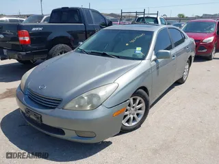 2002 Lexus ES 300 with VIN JTHBF30G320085116, listed as a IAAI auction lot 42015660 with 285,292 mi miles. Bid and sale history available at carsss.com. Image 2.
