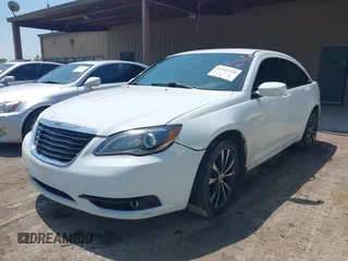 2014 Chrysler 200 Touring with VIN 1C3CCBBB1EN186547, listed as a IAAI auction lot 42141924 with 193,540 mi miles. Bid and sale history available at carsss.com. Image 2.