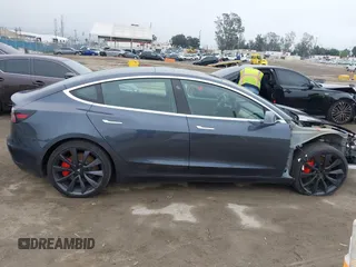 2020 Tesla Model 3 Performance z VIN 5YJ3E1EC3LF802068, wystawiony jako IAAI lot #41886024 z przebiegiem 50 271 mil mil oraz . Historia ofert i sprzedaży dostępna na DreamBid. Obrazek 14.