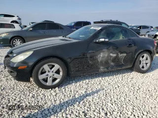 2008 Mercedes-Benz SLK-Class 3.0L with VIN WDBWK54F88F188628, listed as a Copart auction lot 75885594 with 101,940 mi miles and Salvage Title. Bid and sale history available at carsss.com. Image 1.