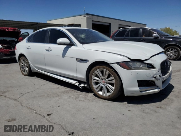 2017 Jaguar XF 35t Premium с VIN SAJBD4BV1HCY40426, выставлен на аукционе Copart как лот 54504255 с пробегом 73 521 миль миль и Списание • Salvage title. История ставок и продаж доступна на DreamBid. Изображение 4.