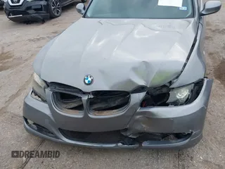 2011 BMW 3 Series 328i z VIN WBAPH7G52BNM56764, wystawiony jako IAAI lot #42325651 z przebiegiem 202 123 mil mil oraz . Historia ofert i sprzedaży dostępna na DreamBid. Obrazek 6.
