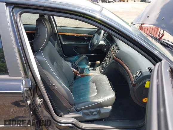 2002 Volvo S80 с VIN YV1TS91D021248950, выставлен на аукционе IAAI как лот 42416721 с пробегом 216 210 миль миль и . История ставок и продаж доступна на DreamBid. Изображение 5.