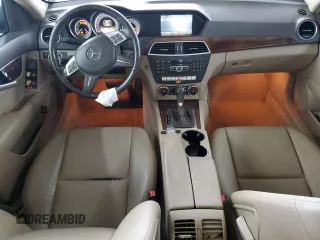 2012 Mercedes-Benz C 250 Sport z VIN WDDGF4HB7CA598084, wystawiony jako Copart lot #57668635 z przebiegiem Nie podano mil oraz Szkoda całkowita • Salvage title. Historia ofert i sprzedaży dostępna na DreamBid. Obrazek 8.