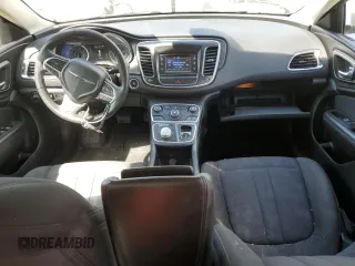 2015 Chrysler 200 Limited z VIN 1C3CCCAB4FN722433, wystawiony jako Copart lot #56233825 z przebiegiem 92 925 mil mil oraz Szkoda całkowita • Salvage title. Historia ofert i sprzedaży dostępna na DreamBid. Obrazek 8.