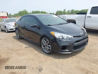 2015 Kia Forte SX с VIN KNAFZ6A32F5395884, выставлен на аукционе IAAI как лот 42424449 с пробегом 158 293 миль миль и . История ставок и продаж доступна на DreamBid. Изображение 1.