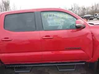 2023 Toyota Tacoma SR5 z VIN 3TYAZ5CN0PT037107, wystawiony jako IAAI lot #41717348 z przebiegiem 31 093 mil mil oraz . Historia ofert i sprzedaży dostępna na DreamBid. Obrazek 13.