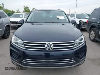 2016 Volkswagen Touareg Sport z VIN WVGEF9BP7GD012373, wystawiony jako IAAI lot #42358266 z przebiegiem 81 827 mil mil oraz . Historia ofert i sprzedaży dostępna na DreamBid. Obrazek 12.