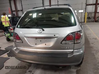 2002 Lexus RX 300 с VIN JTJHF10U020278648, выставлен на аукционе IAAI как лот 42312227 с пробегом Не указан миль и . История ставок и продаж доступна на DreamBid. Изображение 16.