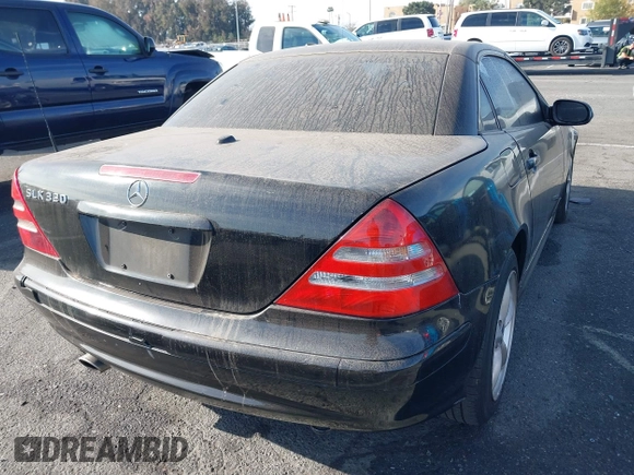 2003 Mercedes-Benz SLK 320 with VIN WDBKK65FX3F283784, listed as a IAAI auction lot 41152256 with 147,594 mi miles and . Bid and sale history available at DreamBid. Image 4.
