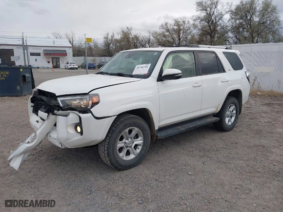 2020 Toyota 4Runner SR5 with VIN JTEBU5JR8L5758906, listed as a IAAI auction lot 40790726 with 69,848 mi miles. Bid and sale history available at carsss.com. Image 2.
