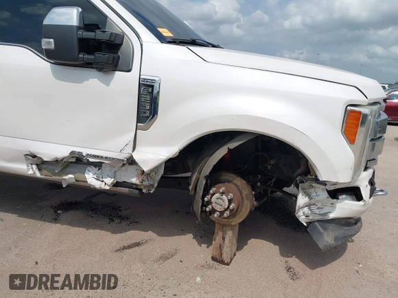 2017 Ford F-250 Lariat with VIN 1FT7W2BTXHEB75967, listed as a IAAI auction lot 42241525 with 181,780 mi miles and . Bid and sale history available at DreamBid. Image 6.