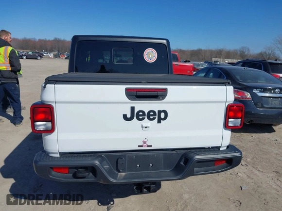2022 Jeep Gladiator Texas Trail with VIN 1C6HJTAG3NL151845, listed as a IAAI auction lot 40215896 with 46,374 mi miles and . Bid and sale history available at DreamBid. Image 16.